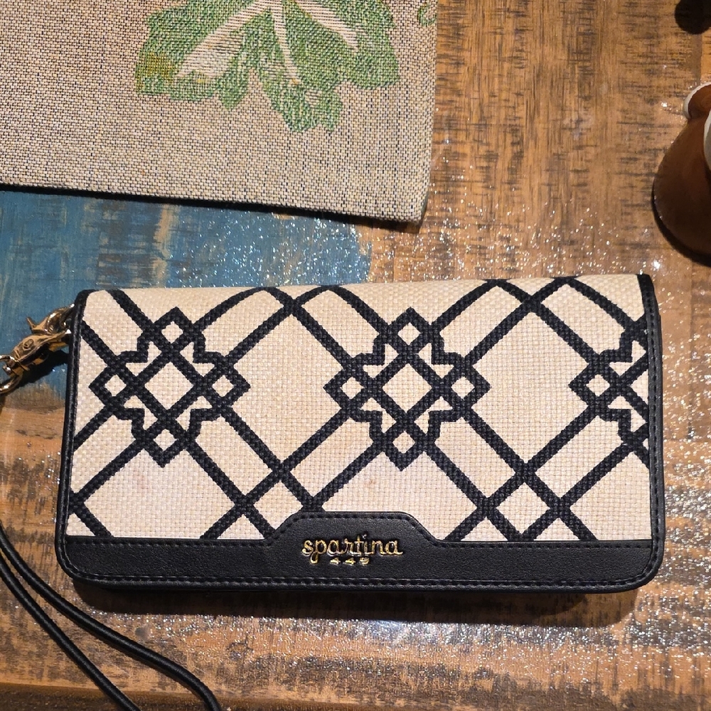 Spartina 449 Black and Cream Geometric Wristlet